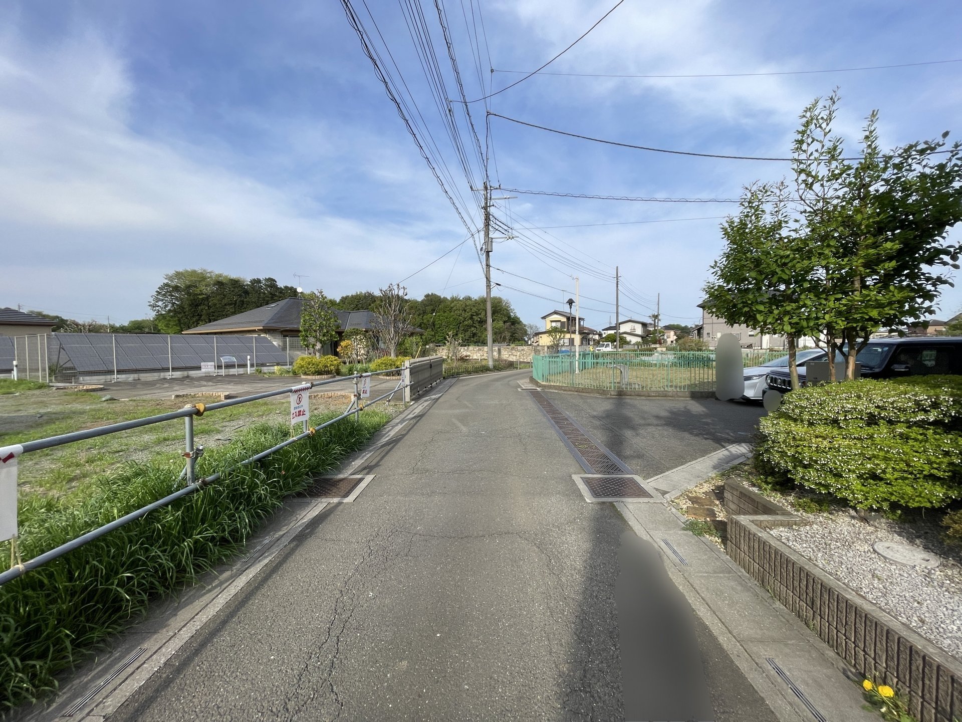 前面道路含む外観