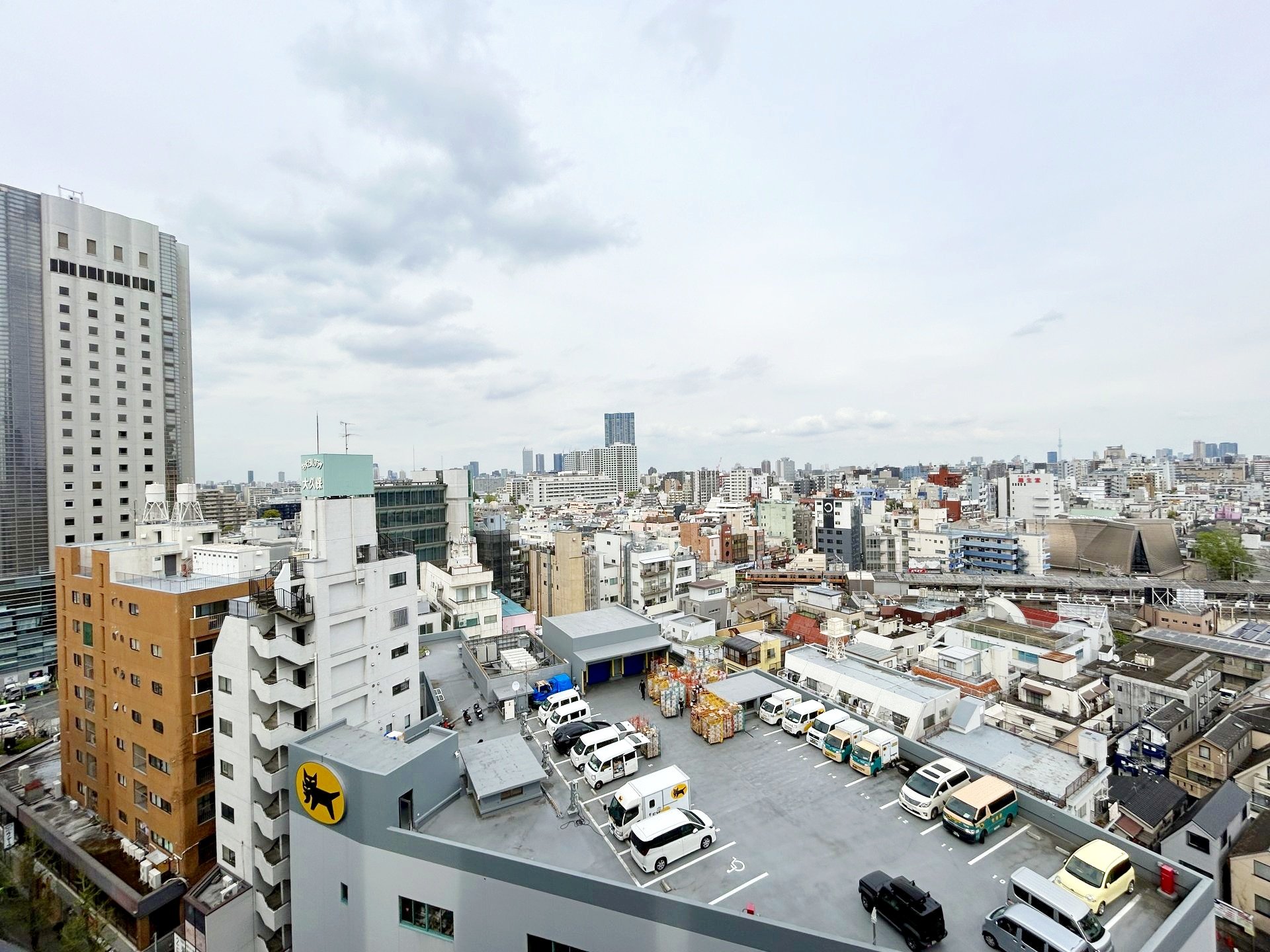 お部屋探しは株式会社 タウンハウジング までお気軽にお問合せ下さい。
クレジットカード決済・首都圏を中心直営143店舗 仲介件数全国2位の豊富な実績!諸費用・審査等・何でもご相談下さい。