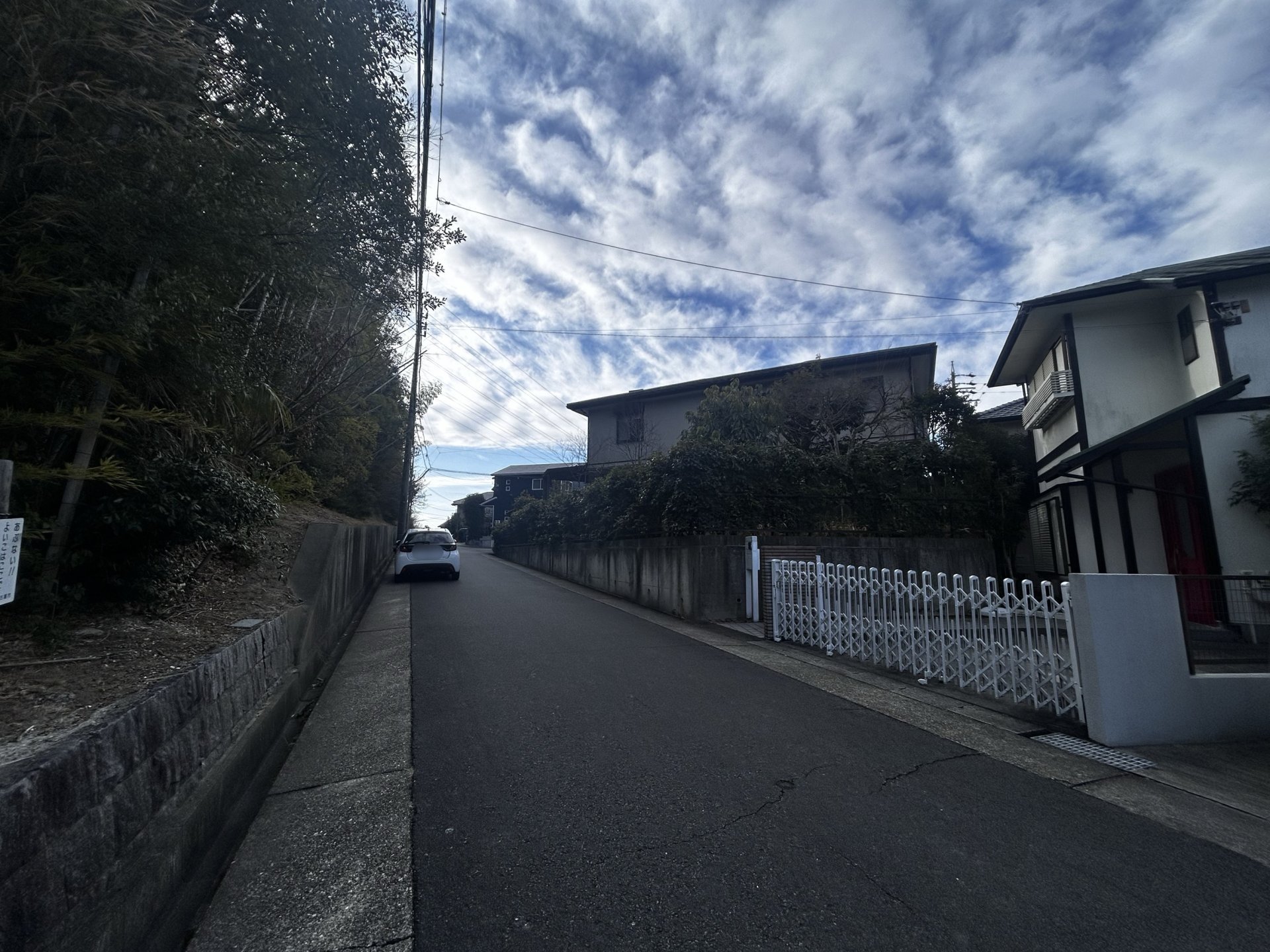 前面道路含む外観