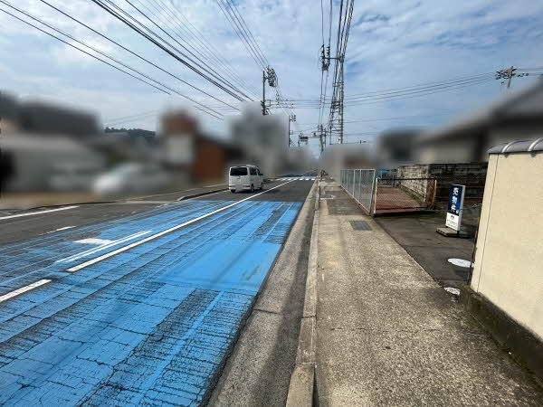 前面道路含む外観