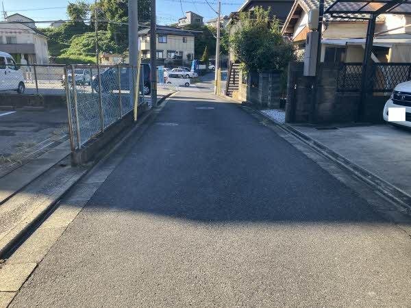 前面道路含む外観