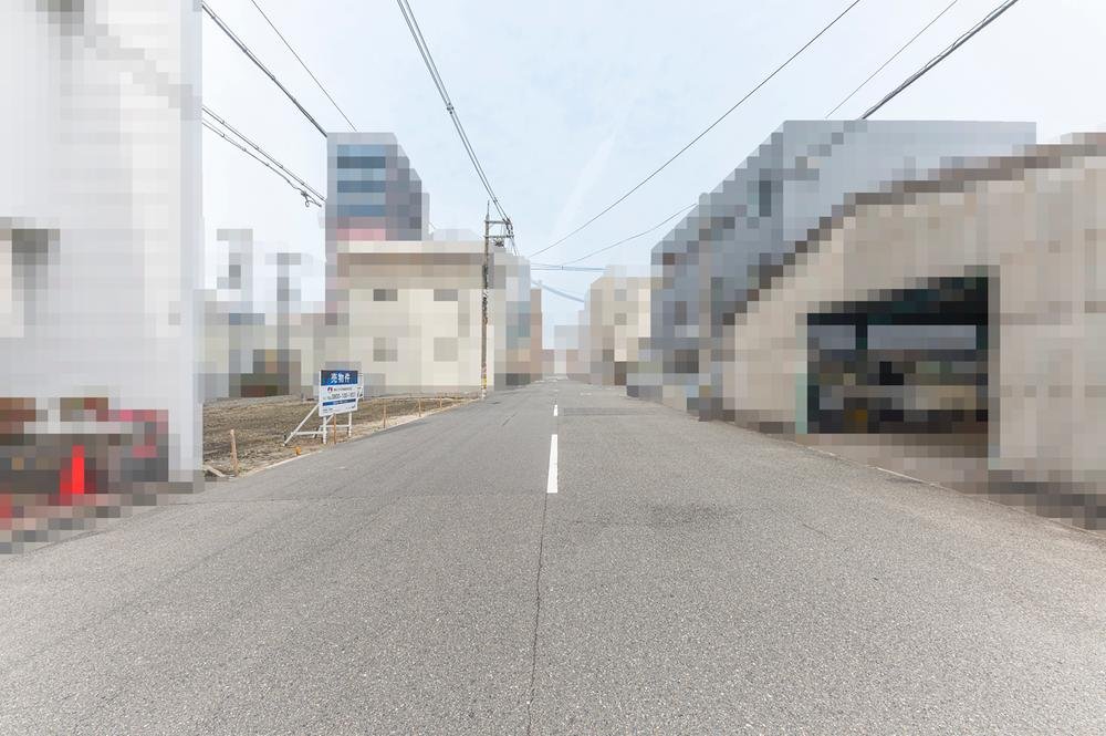 前面道路含む外観