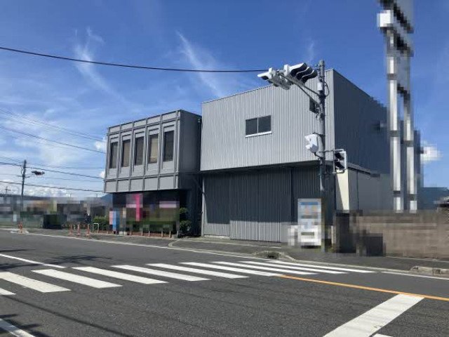 前面道路含む外観