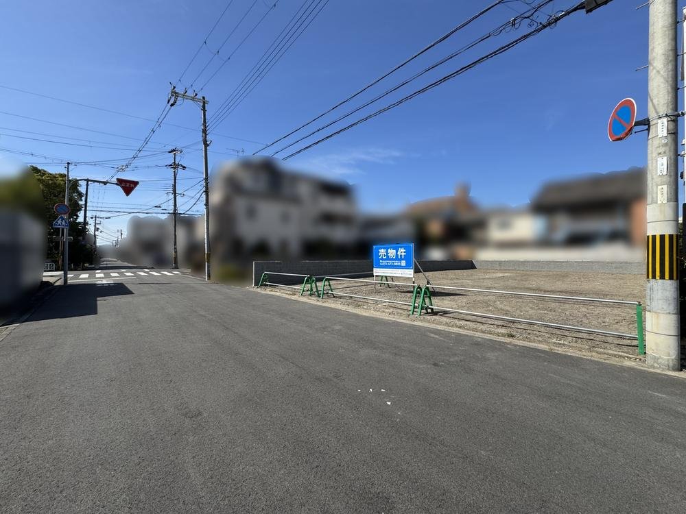 前面道路含む外観