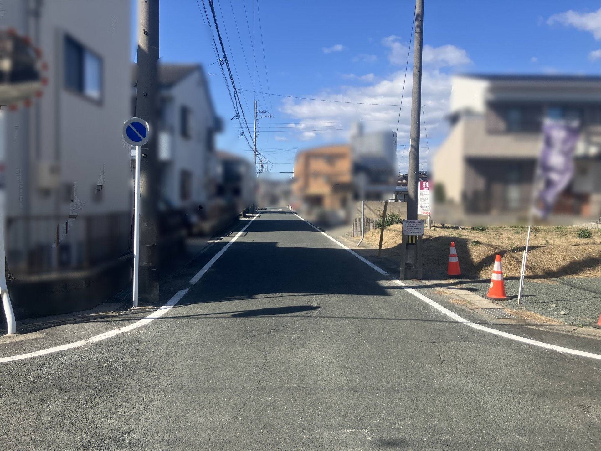 前面道路含む外観