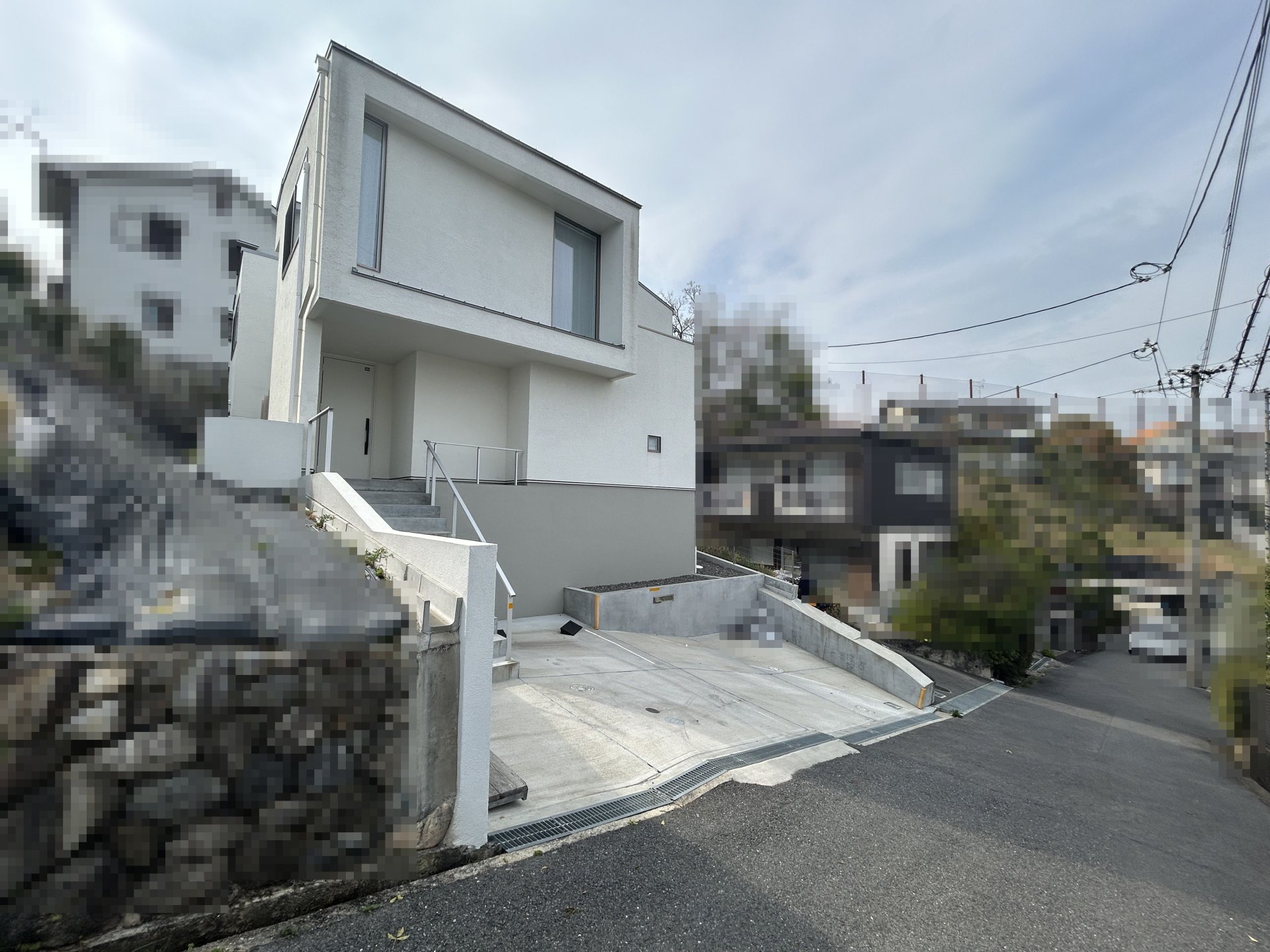 前面道路含む外観