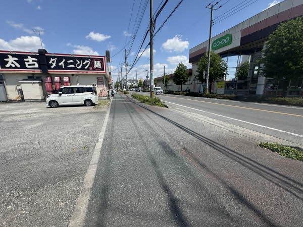 前面道路含む外観