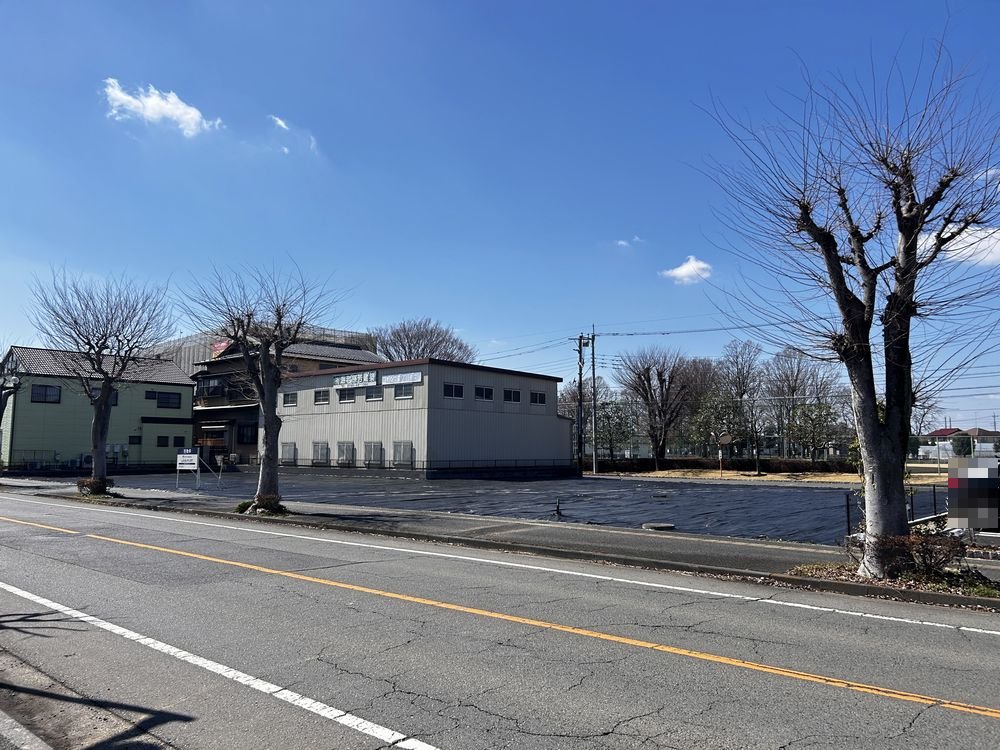 前面道路含む外観