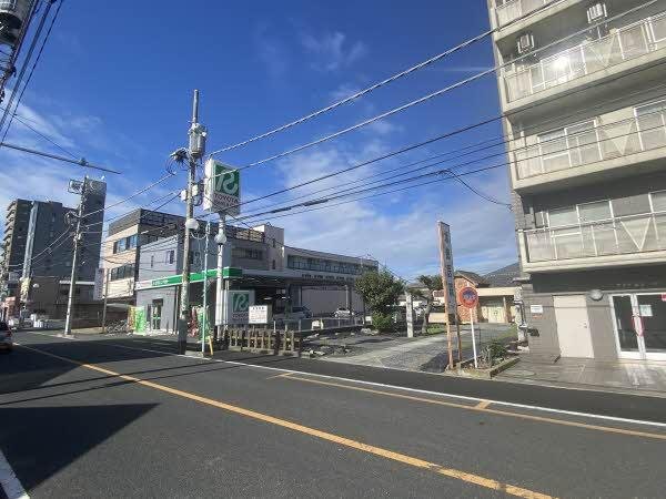 前面道路含む外観