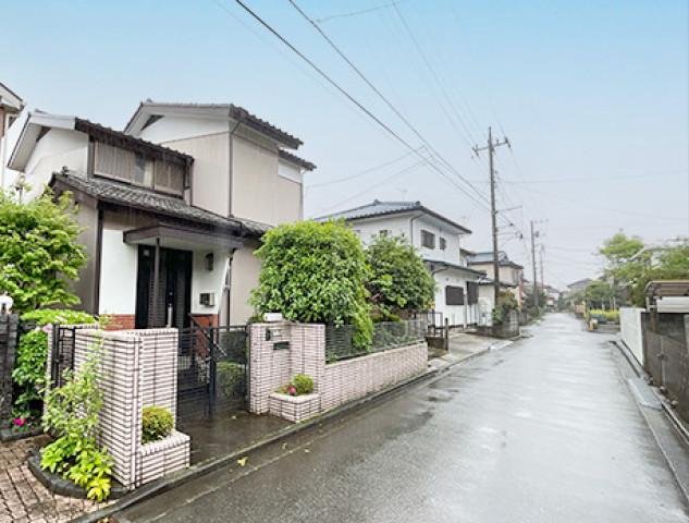 前面道路含む外観