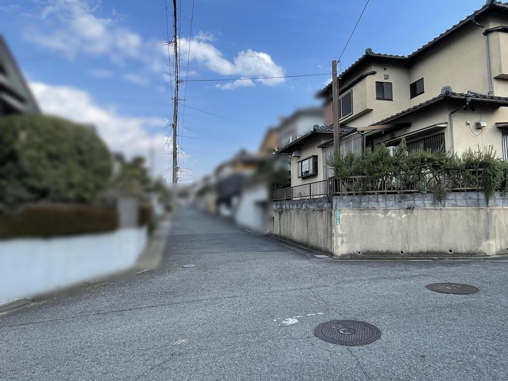 前面道路含む外観