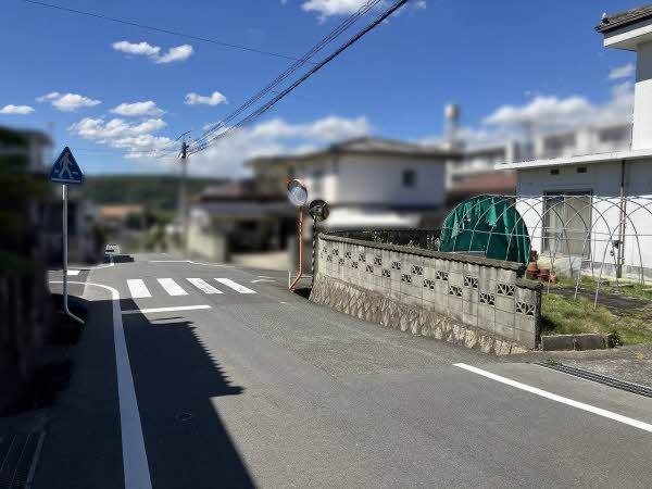 前面道路含む外観