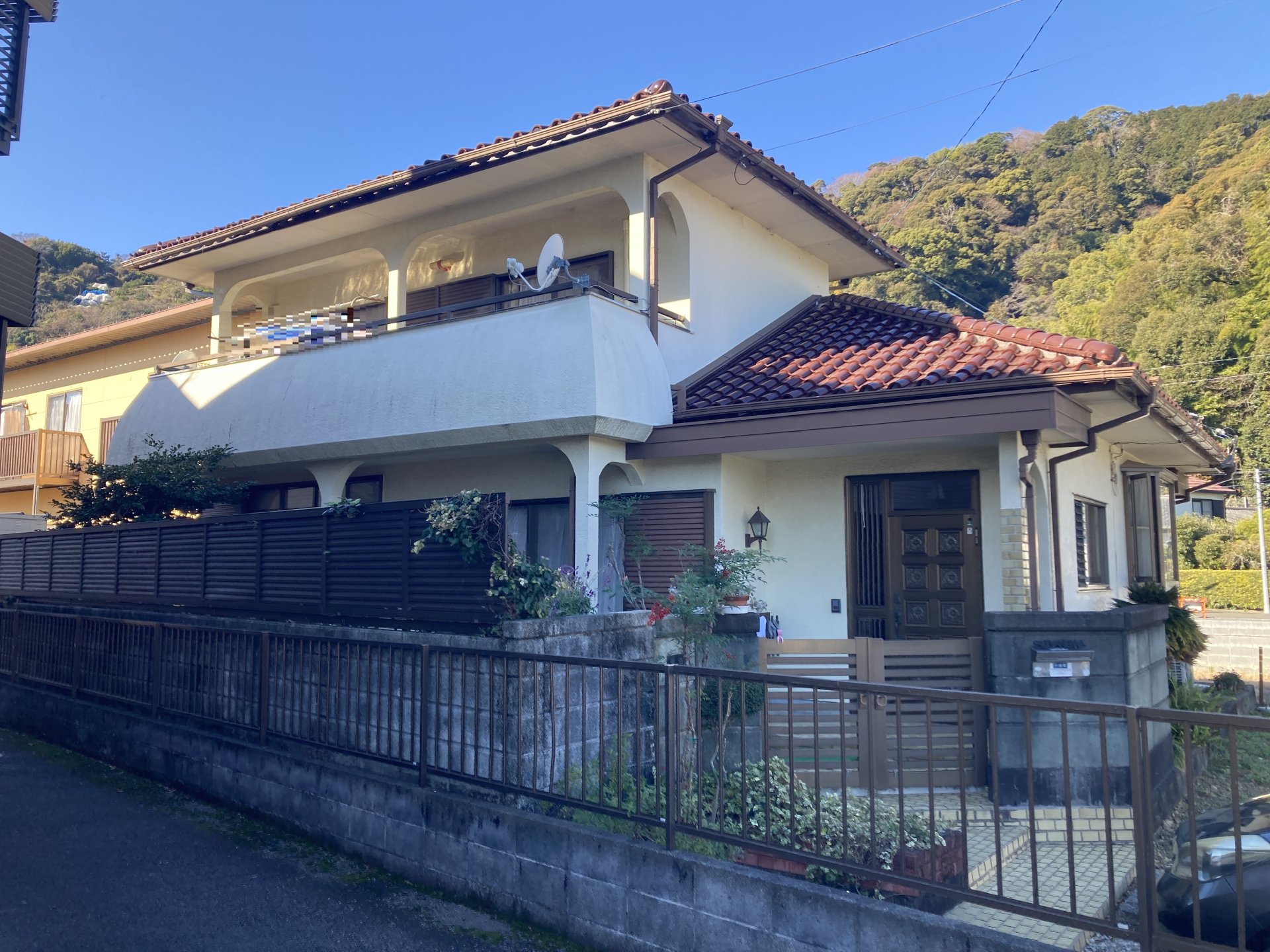 前面道路含む外観