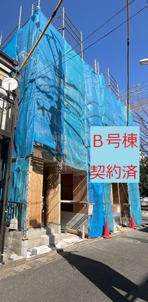 前面道路含む外観