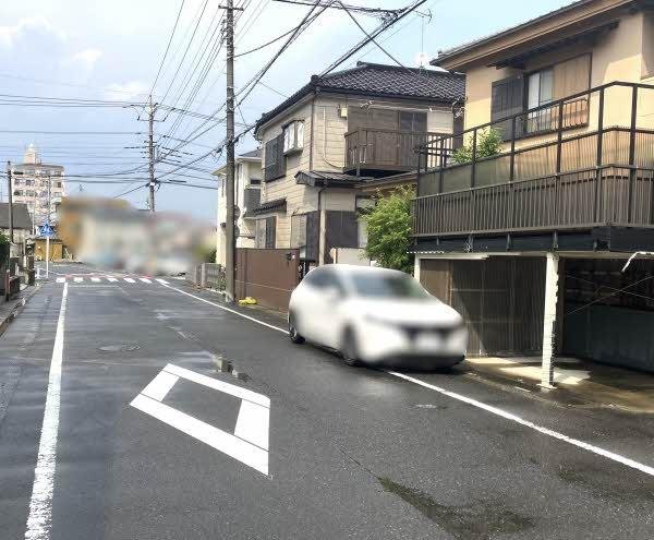 前面道路含む外観