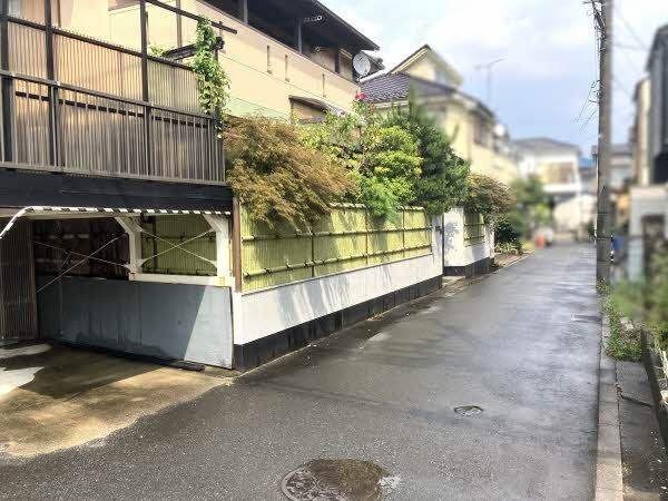 前面道路含む外観