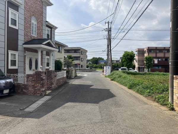 前面道路含む外観