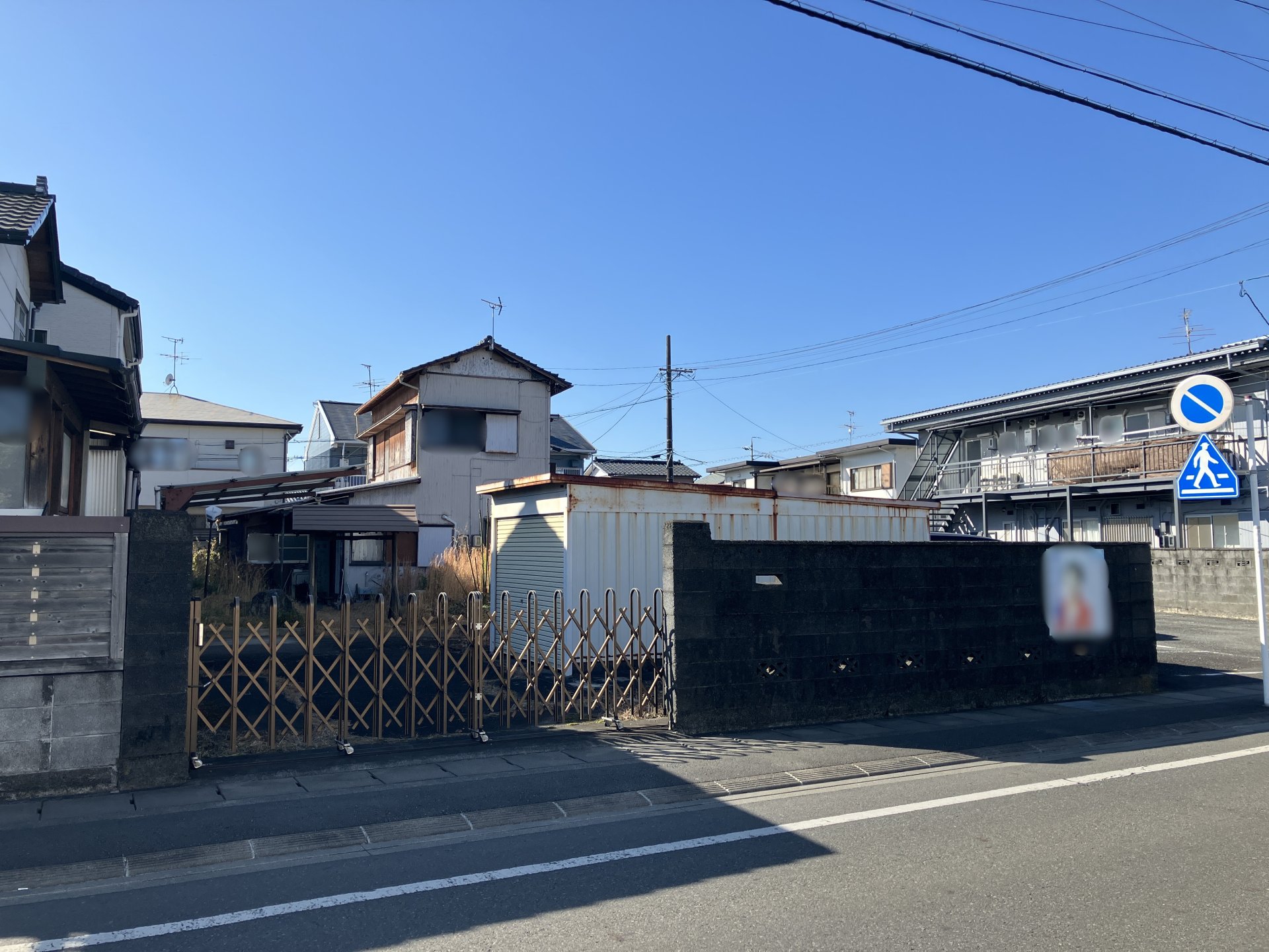 前面道路含む外観