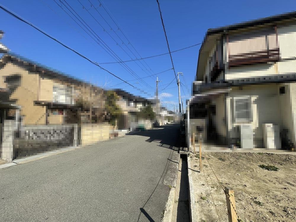 前面道路含む外観