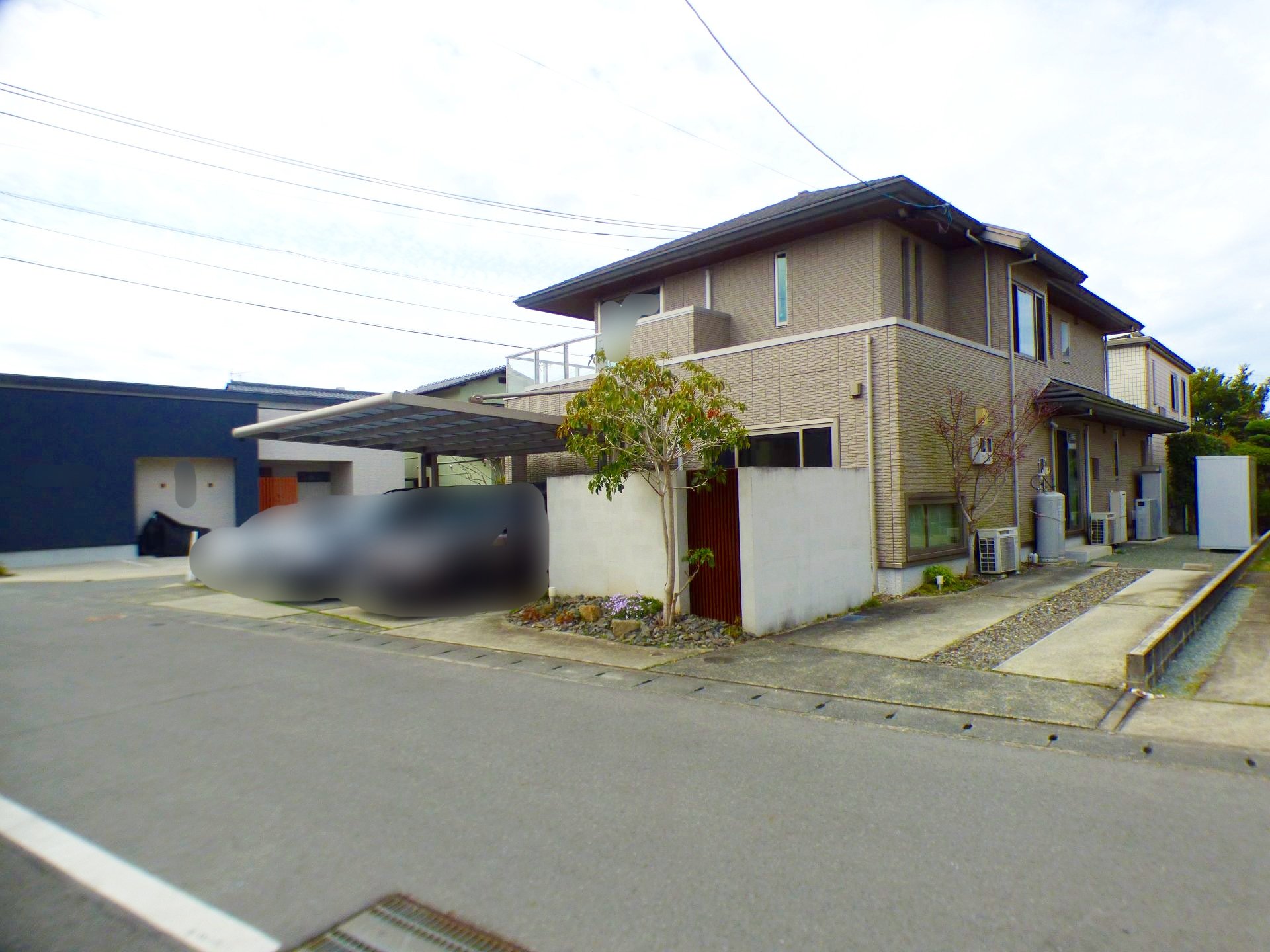 前面道路含む外観