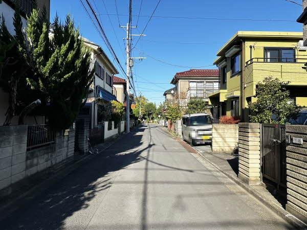 前面道路含む外観