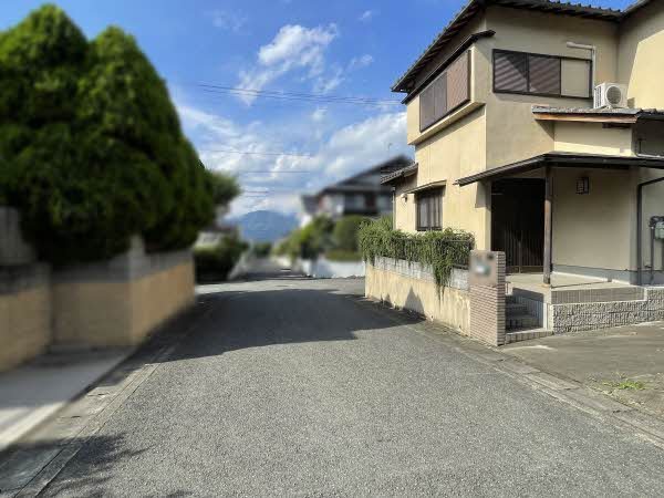 前面道路含む外観