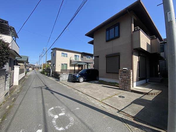 前面道路含む外観