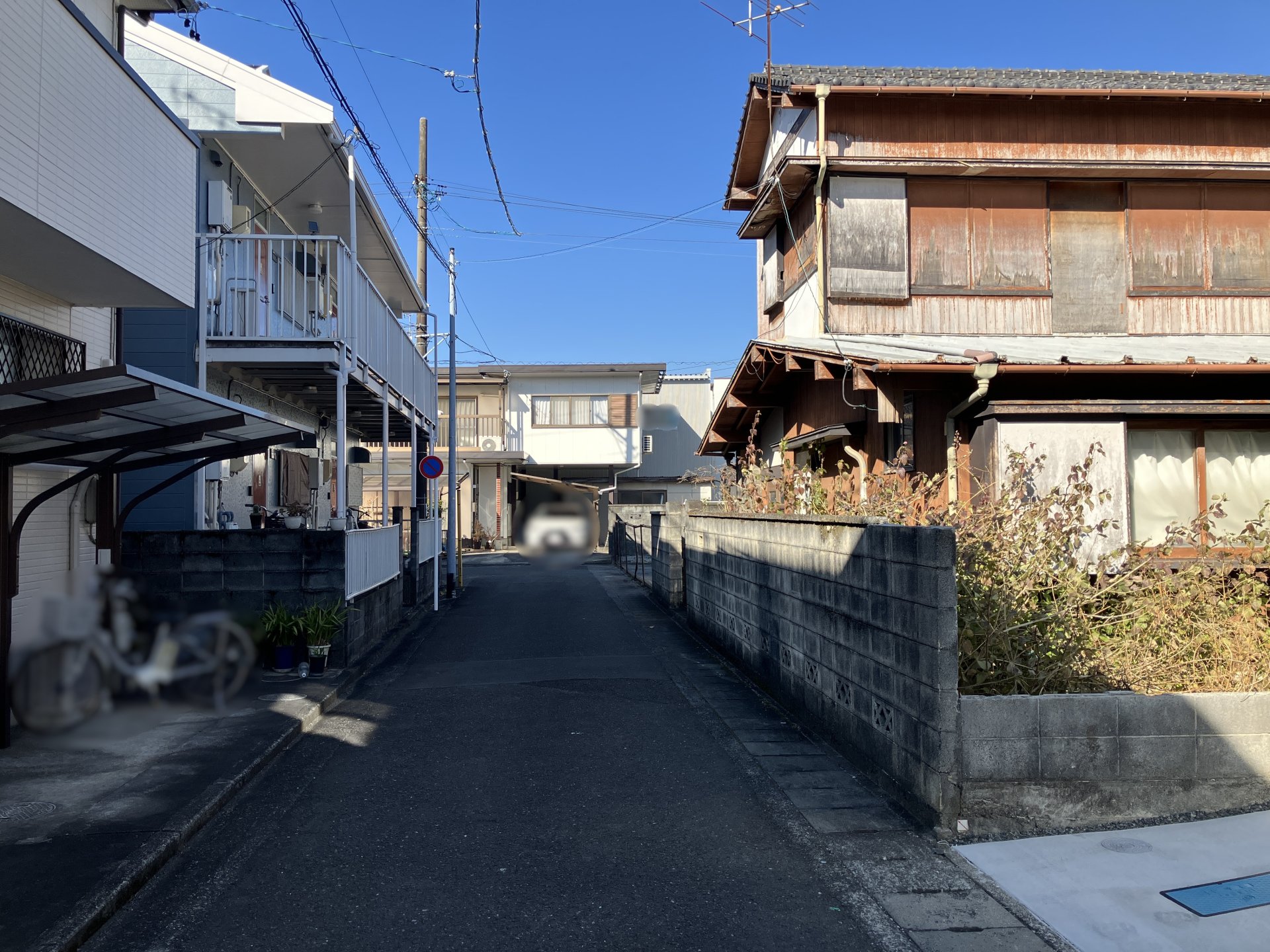前面道路含む外観