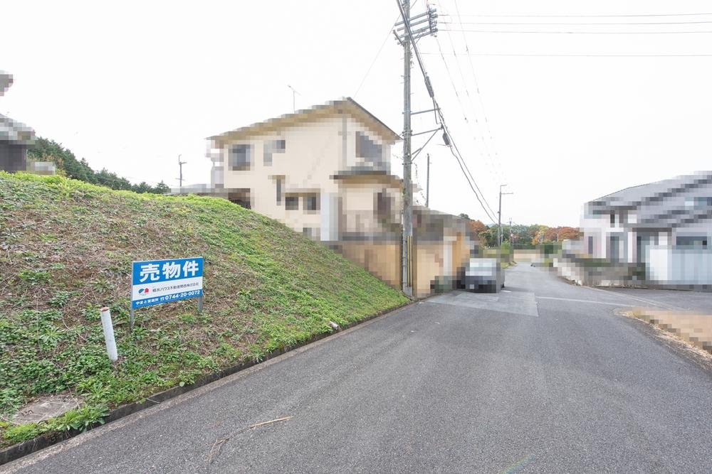 前面道路含む外観