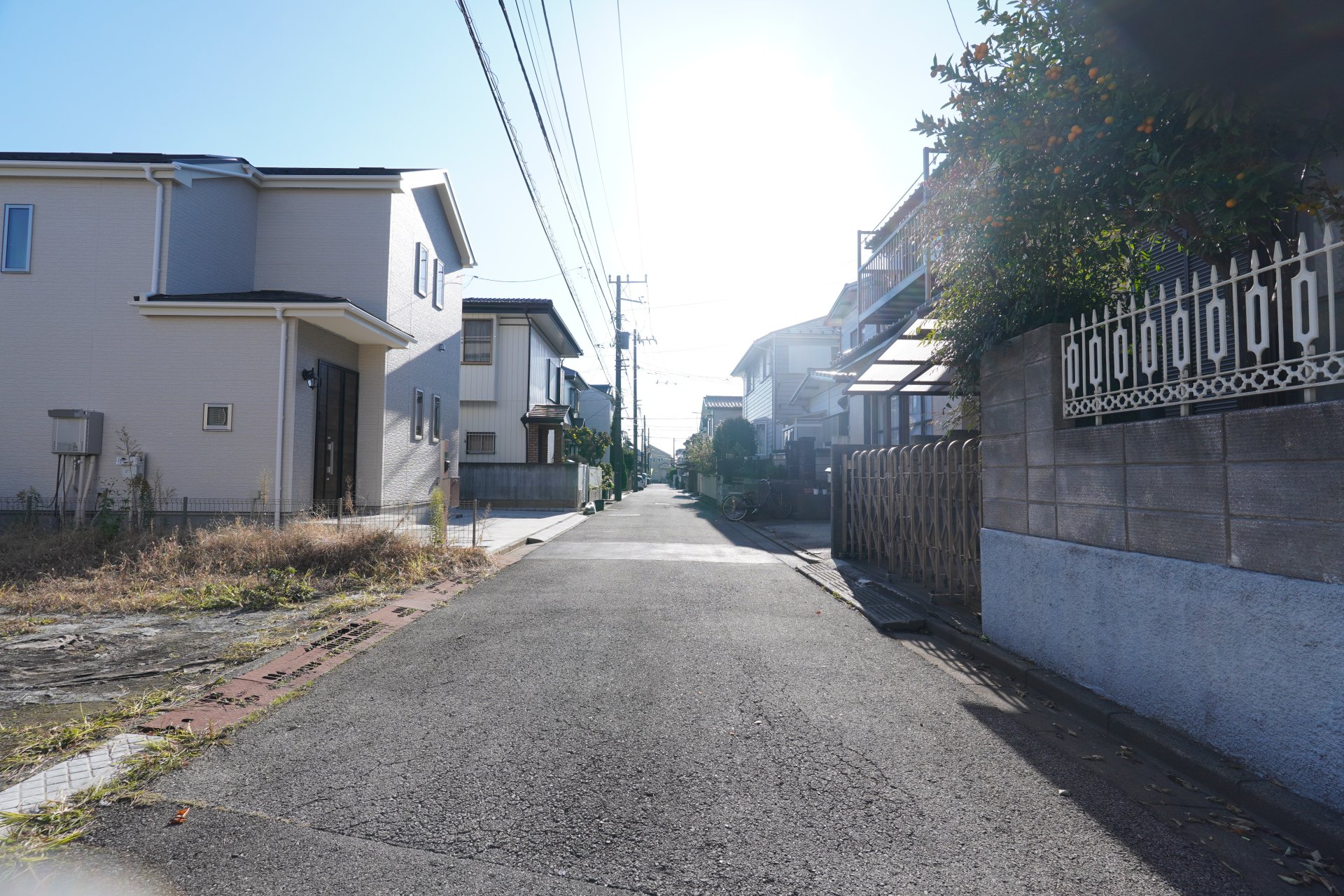 前面道路含む外観