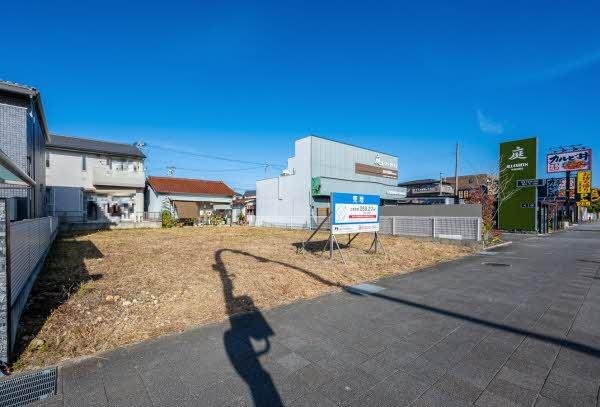 前面道路含む外観