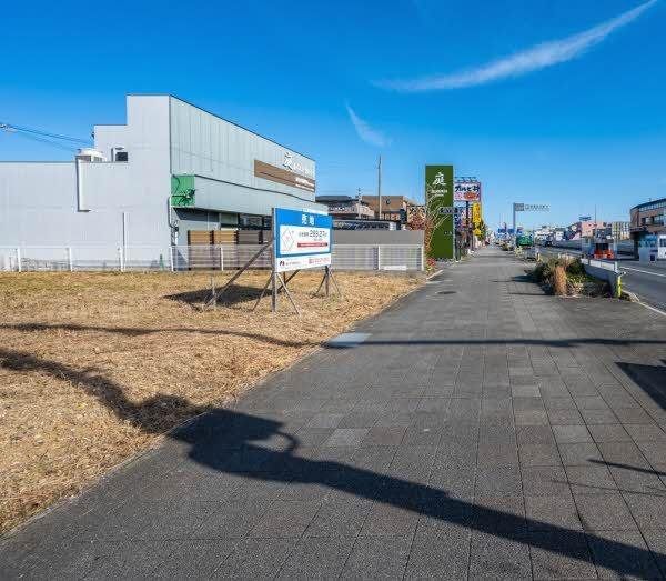 前面道路含む外観