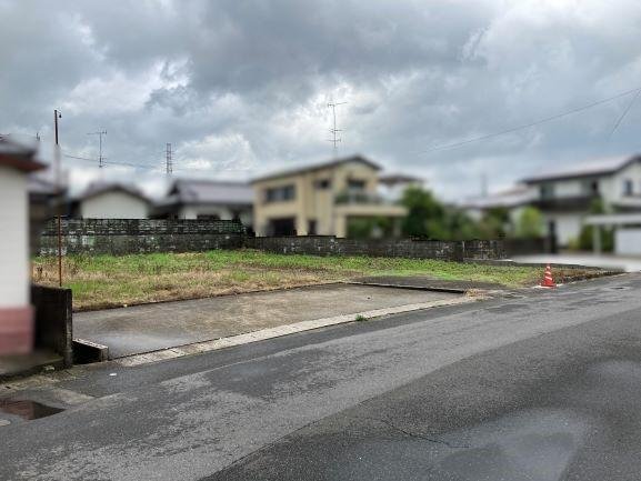 前面道路含む外観