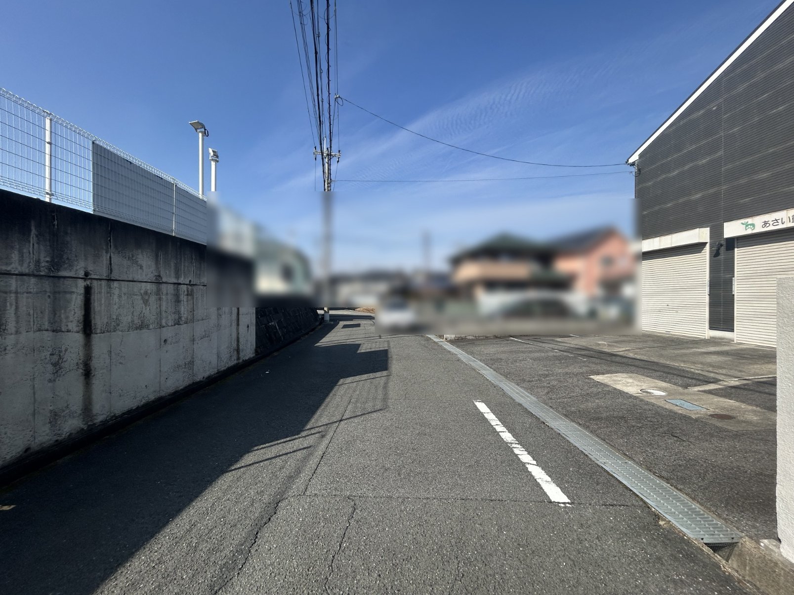 前面道路含む外観