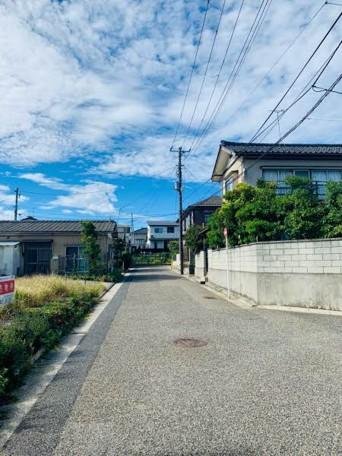 前面道路含む外観