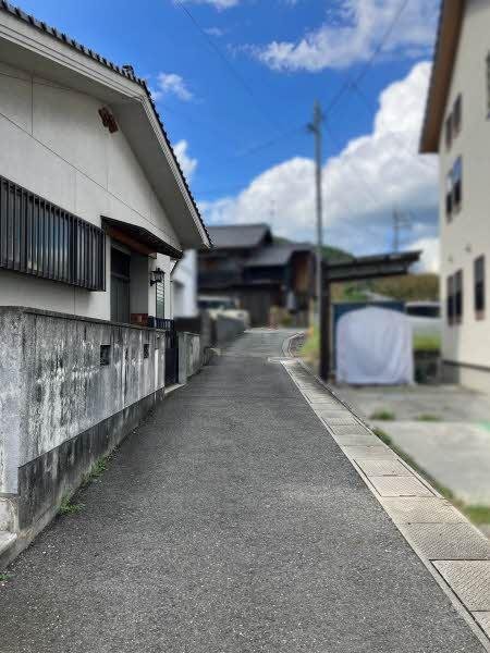 前面道路含む外観