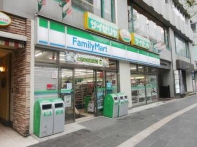 ファミリーマート