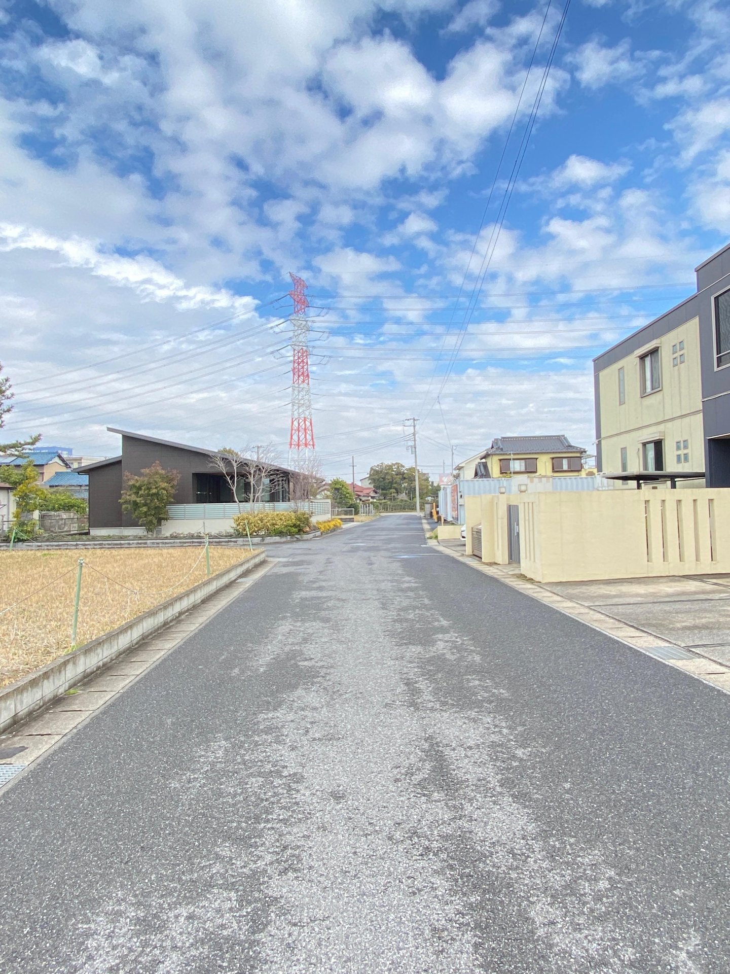 前面道路含む外観