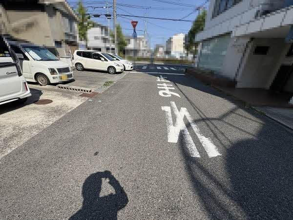 前面道路含む外観