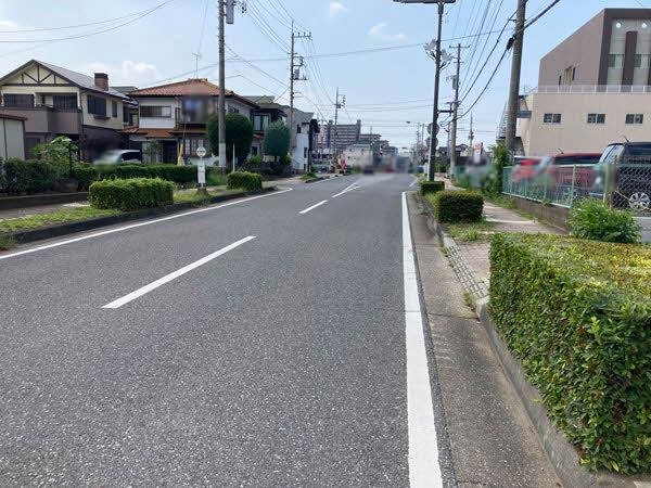 前面道路含む外観