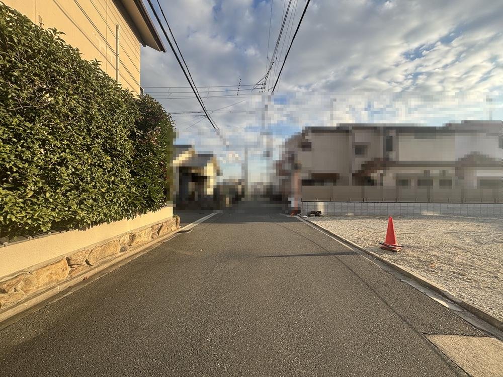 前面道路含む外観