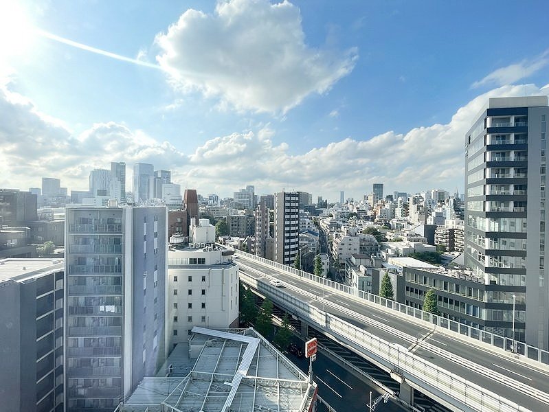 お部屋探しは株式会社 タウンハウジング までお気軽にお問合せ下さい。
クレジットカード決済・首都圏を中心直営143店舗 仲介件数全国2位の豊富な実績!諸費用・審査等・何でもご相談下さい。