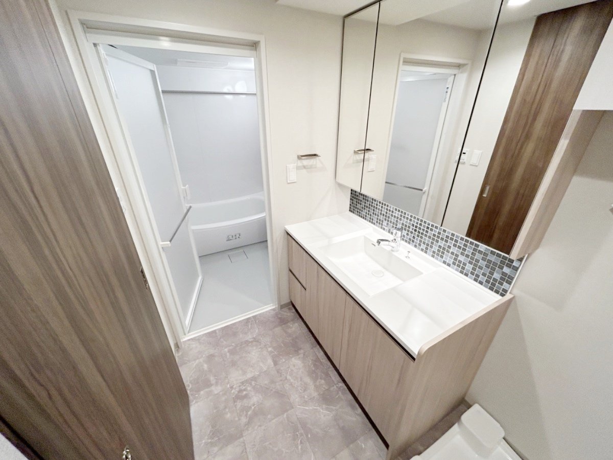 お部屋探しは株式会社 タウンハウジング までお気軽にお問合せ下さい。
クレジットカード決済・首都圏を中心直営143店舗 仲介件数全国2位の豊富な実績!諸費用・審査等・何でもご相談下さい。