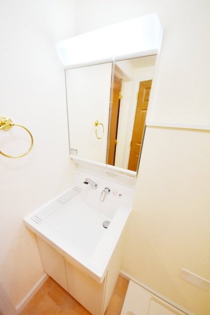 お部屋探しは株式会社 タウンハウジング までお気軽にお問合せ下さい。
クレジットカード決済・首都圏を中心直営143店舗 仲介件数全国2位の豊富な実績!諸費用・審査等・何でもご相談下さい。