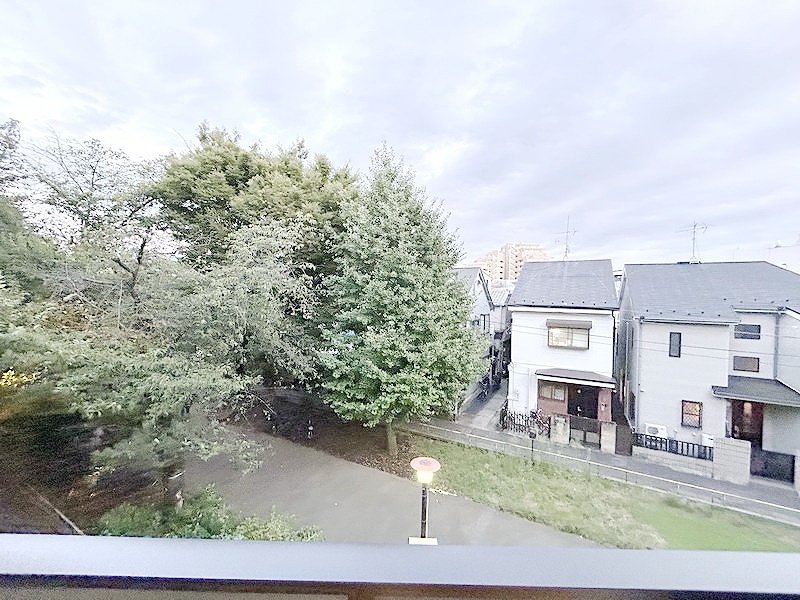 お部屋探しは株式会社 タウンハウジング までお気軽にお問合せ下さい。
クレジットカード決済・首都圏を中心直営143店舗 仲介件数全国2位の豊富な実績!諸費用・審査等・何でもご相談下さい。