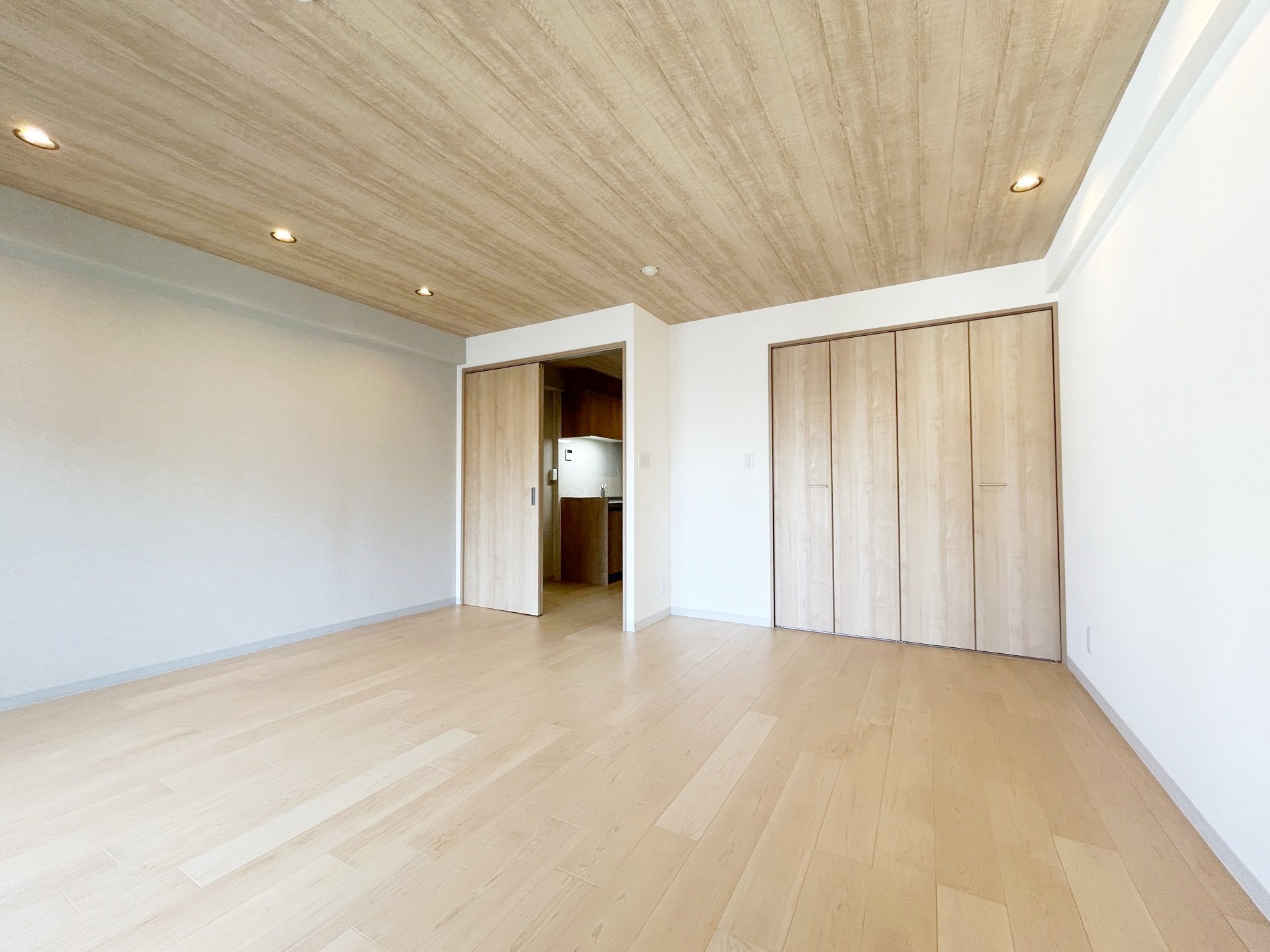 お部屋探しは株式会社 タウンハウジング までお気軽にお問合せ下さい。
クレジットカード決済・首都圏を中心直営143店舗 仲介件数全国2位の豊富な実績!諸費用・審査等・何でもご相談下さい。