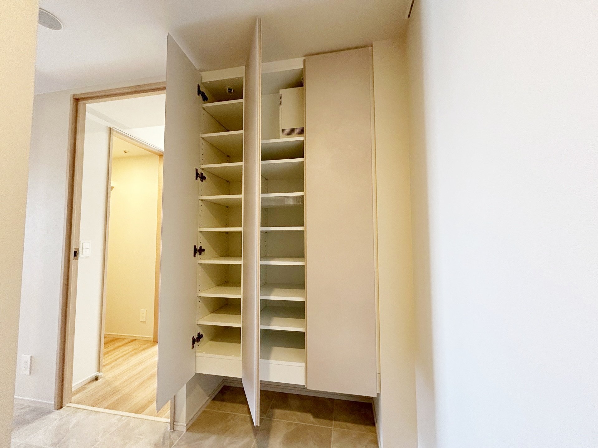 お部屋探しは株式会社 タウンハウジング までお気軽にお問合せ下さい。
クレジットカード決済・首都圏を中心直営143店舗 仲介件数全国2位の豊富な実績!諸費用・審査等・何でもご相談下さい。