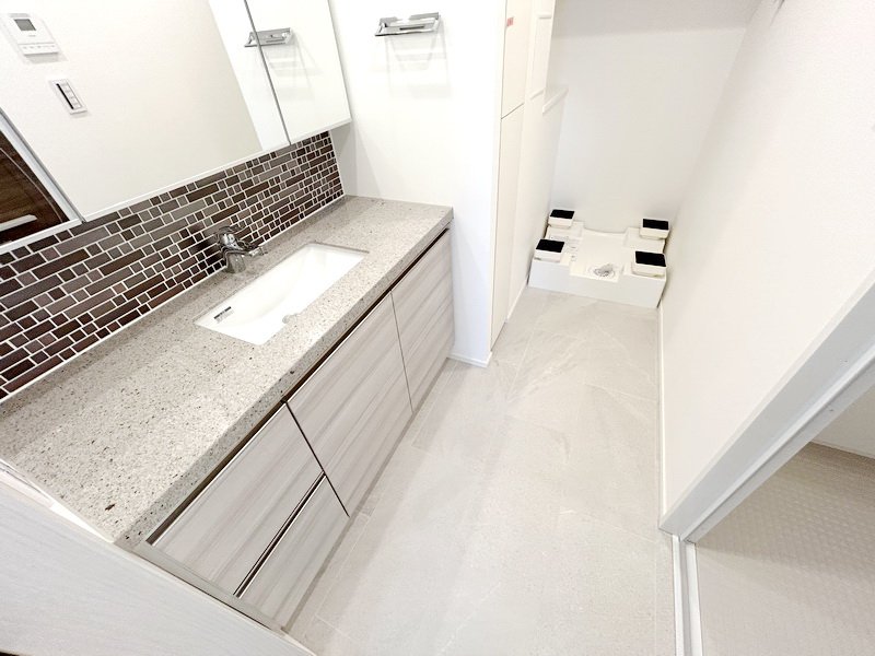 お部屋探しは株式会社 タウンハウジング までお気軽にお問合せ下さい。
クレジットカード決済・首都圏を中心直営143店舗 仲介件数全国2位の豊富な実績!諸費用・審査等・何でもご相談下さい。