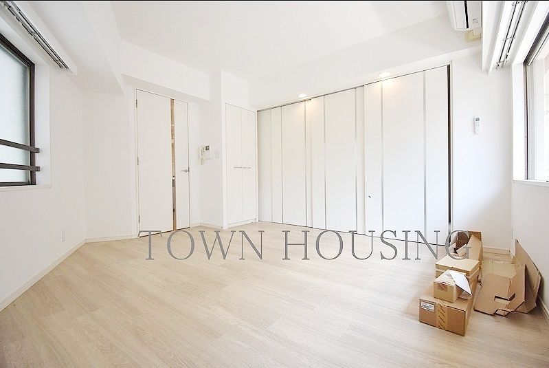 お部屋探しは株式会社 タウンハウジング までお気軽にお問合せ下さい。
クレジットカード決済・首都圏を中心直営143店舗 仲介件数全国2位の豊富な実績!諸費用・審査等・何でもご相談下さい。