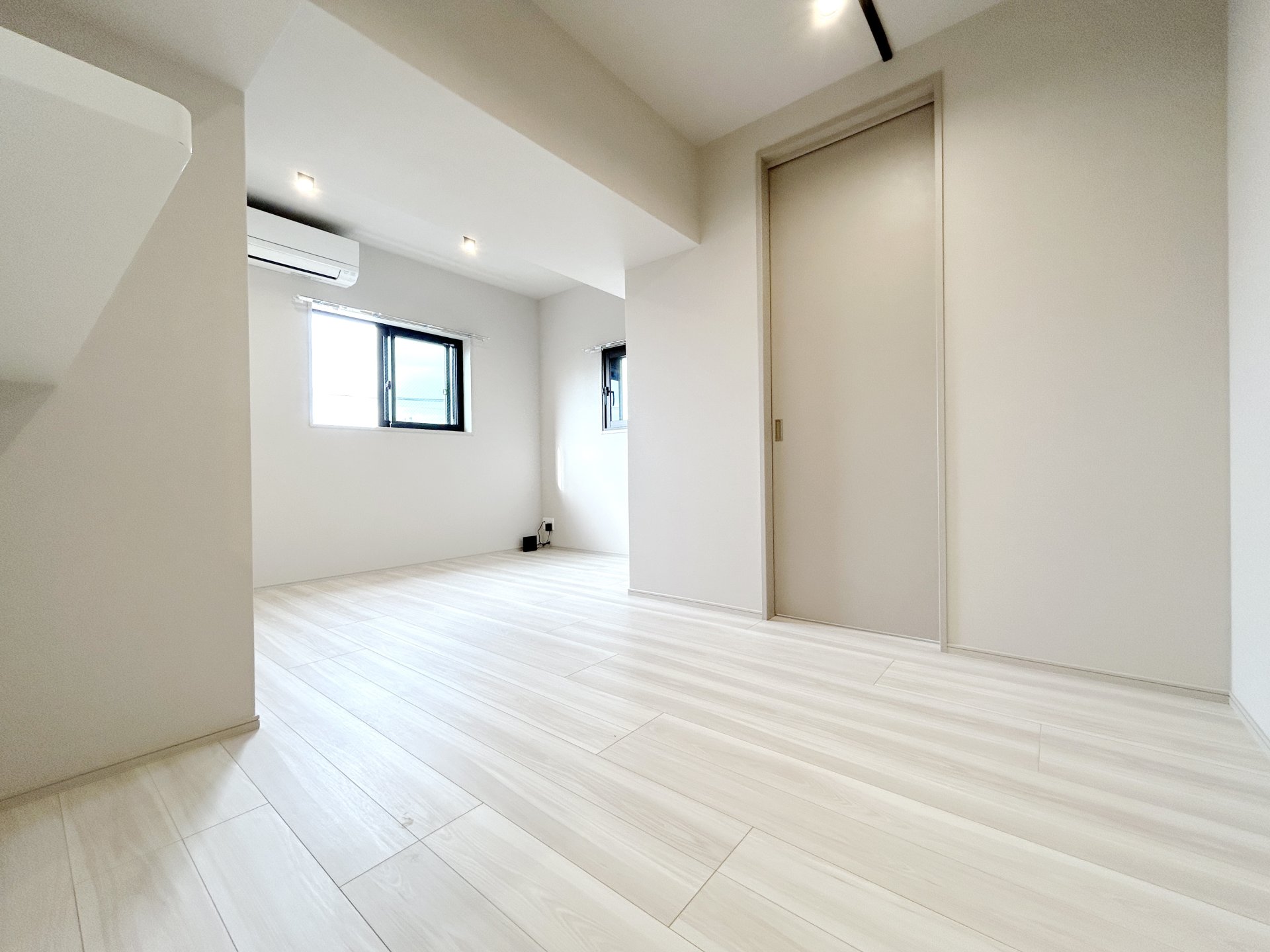 お部屋探しは株式会社 タウンハウジング までお気軽にお問合せ下さい。
クレジットカード決済・首都圏を中心直営143店舗 仲介件数全国2位の豊富な実績!諸費用・審査等・何でもご相談下さい。